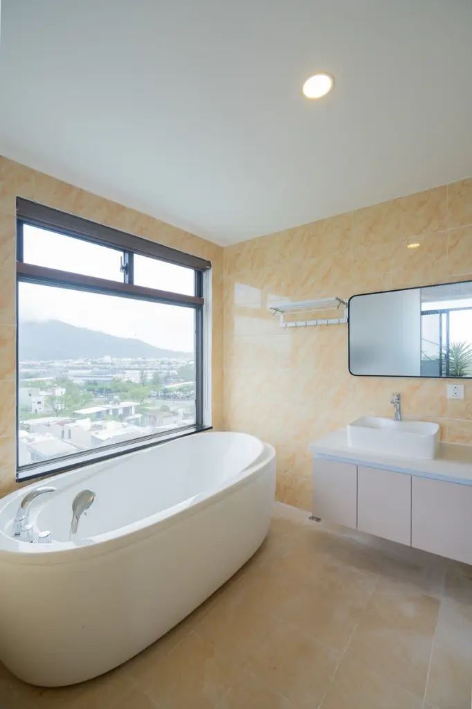 LG205987.webp