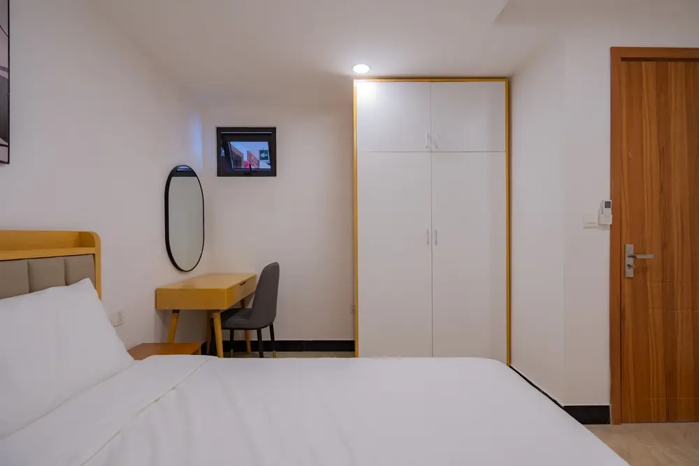 LG208409.webp